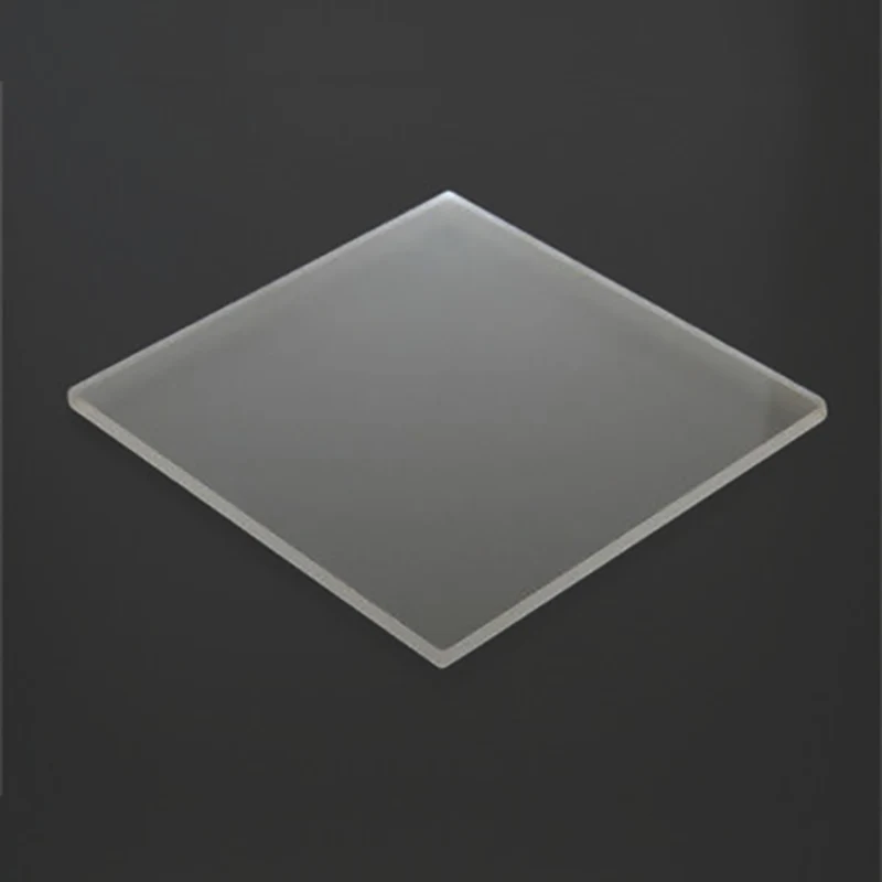 Cách cắt một tấm polycarbonate