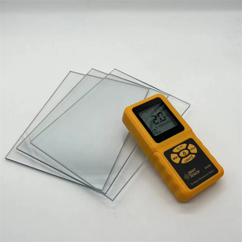 Tấm Polycarbonate chống tĩnh điện lâu dài
